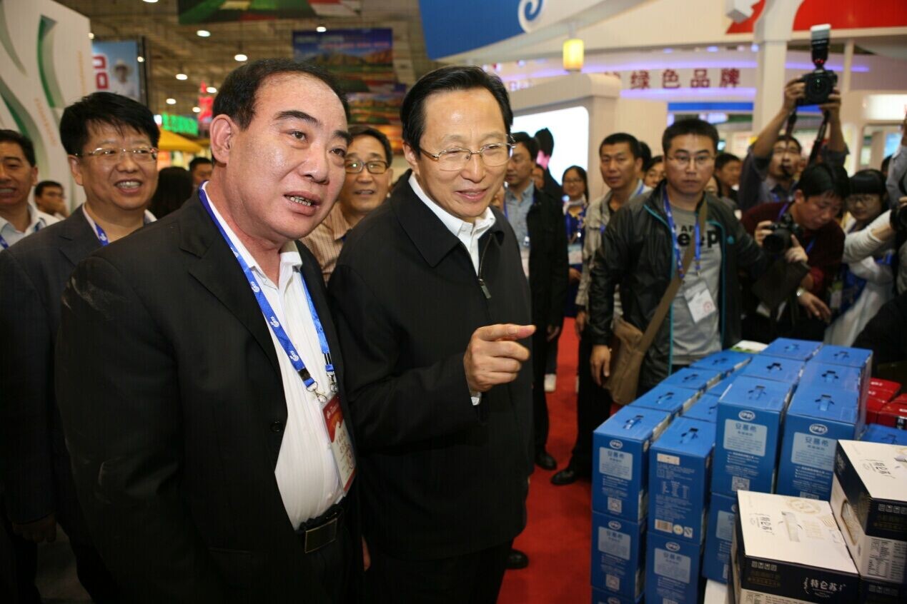 內蒙古綠色農畜產品在齊魯大地大放異彩---參加第十二屆中國國際農產品交易會暨第三屆中國山東國際農產品交易會紀實